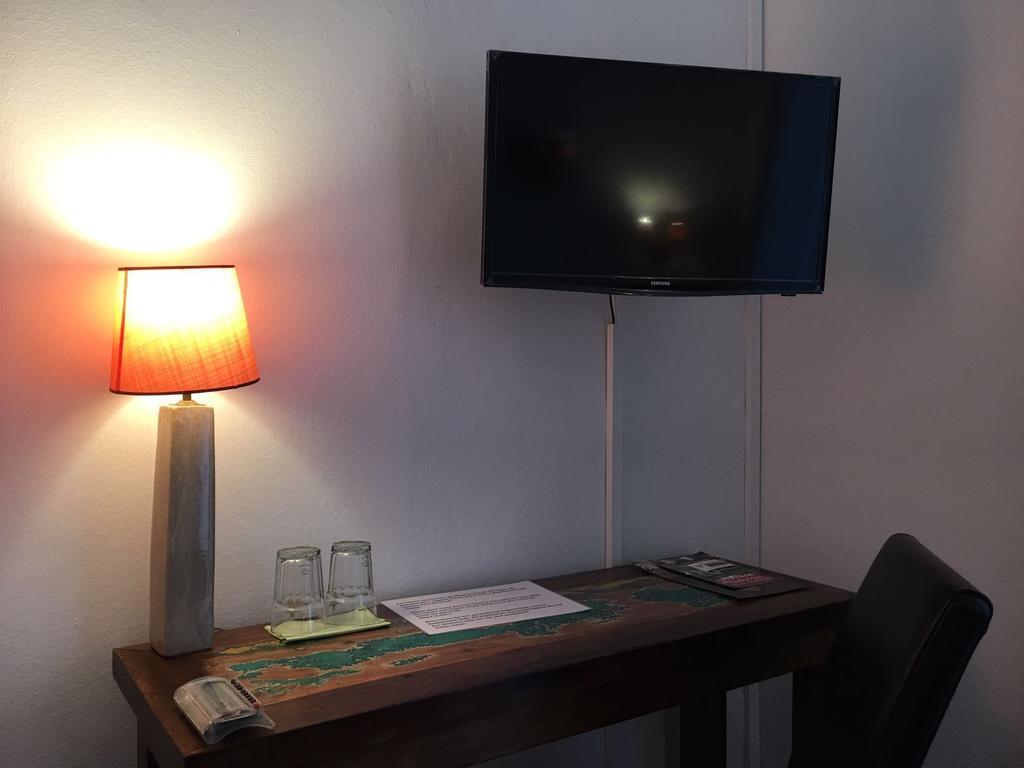 Bottega Del Vino Guesthouse Локарно Екстериор снимка